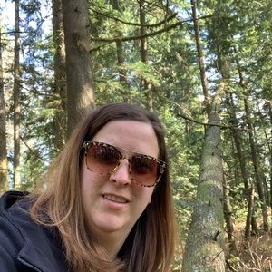 Meet your Posher, Alyson